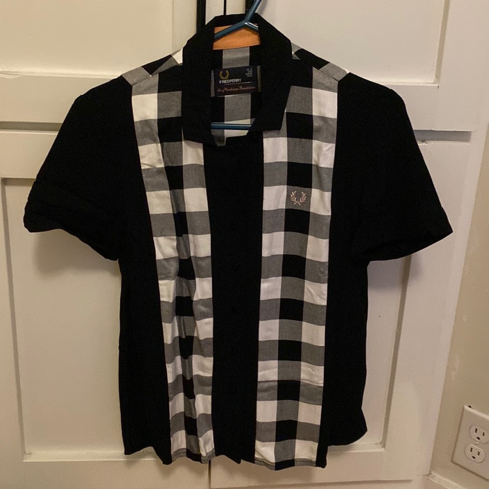 Impeccable Fred Perry Amy Winehouse Foundation shirt!